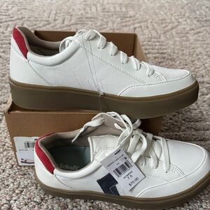 NEW Dr. Scholl's White Madison Lace Sneakers with Red and Blue Accents size 7.5